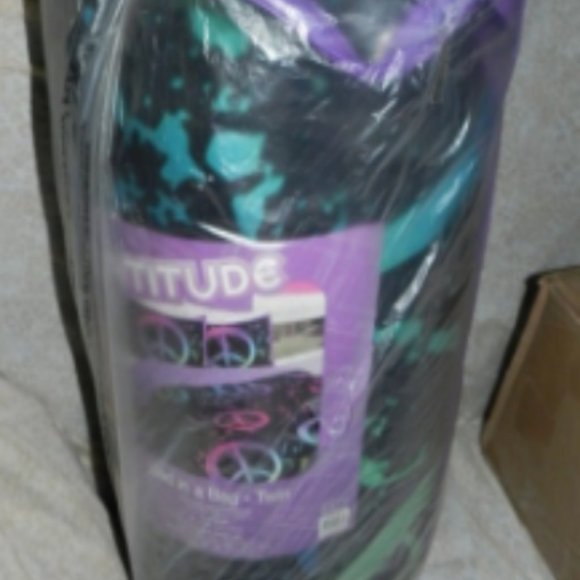 Peace Sign Bed in a bag+ Curtain 9pc TWIN Bedding & Window Set🆕FAST📦🏃🏻💨⚡🚚 - Picture 12 of 15